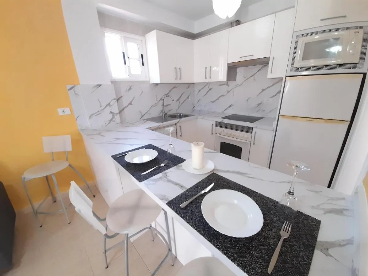 The Heights Deluxe Apartment Arona